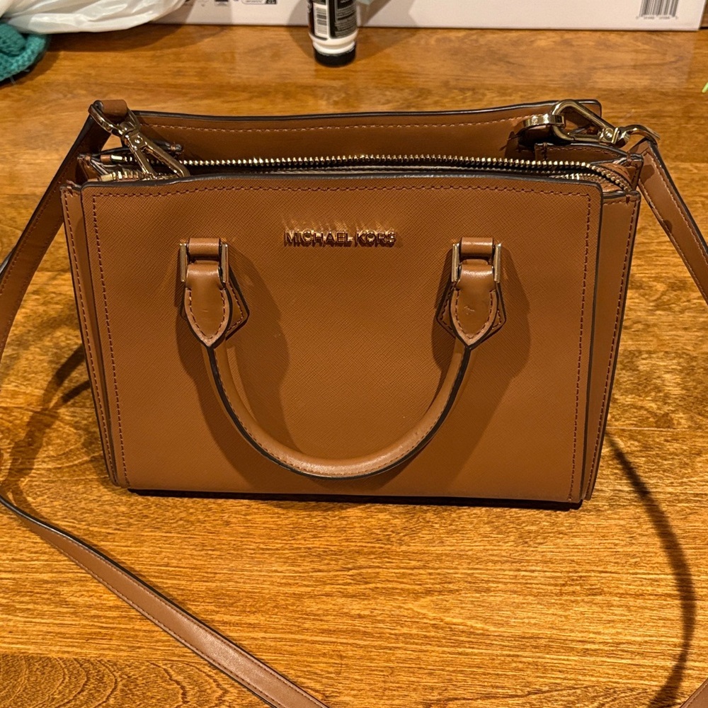 🌸 Michael Kors Saffiano Crossbody Satchel 🌸